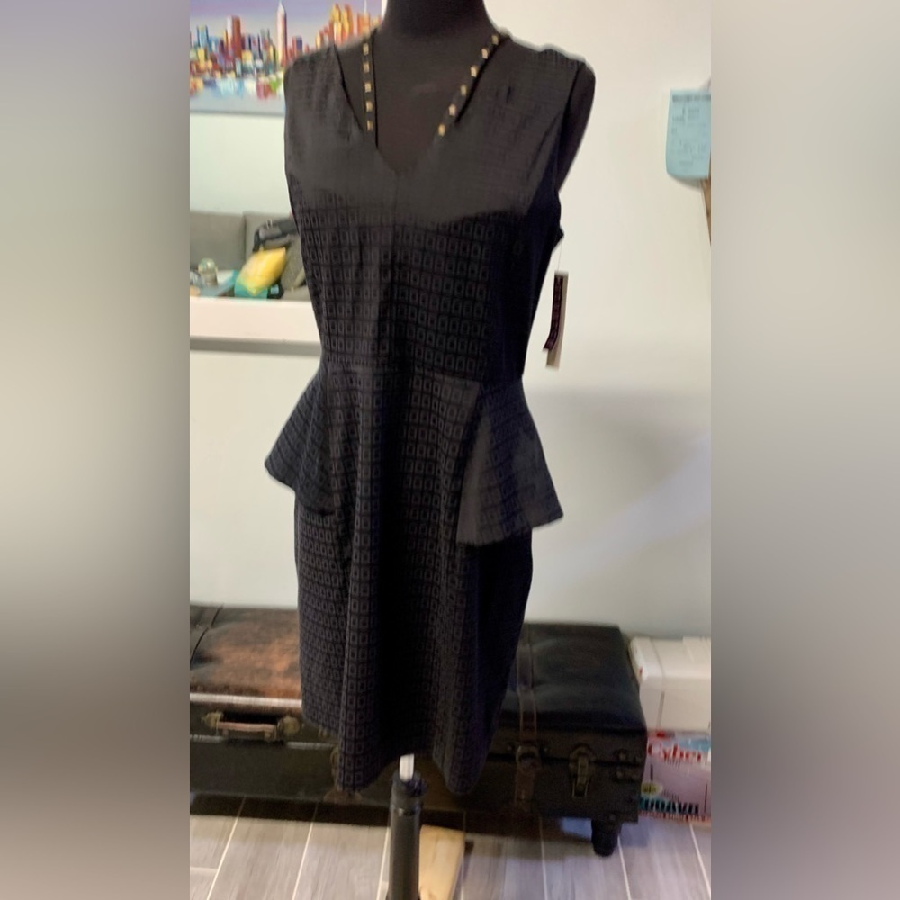 NWT❤️Dylan and Rose Black Geo CrossStrap Dress-M - Picture 1 of 10